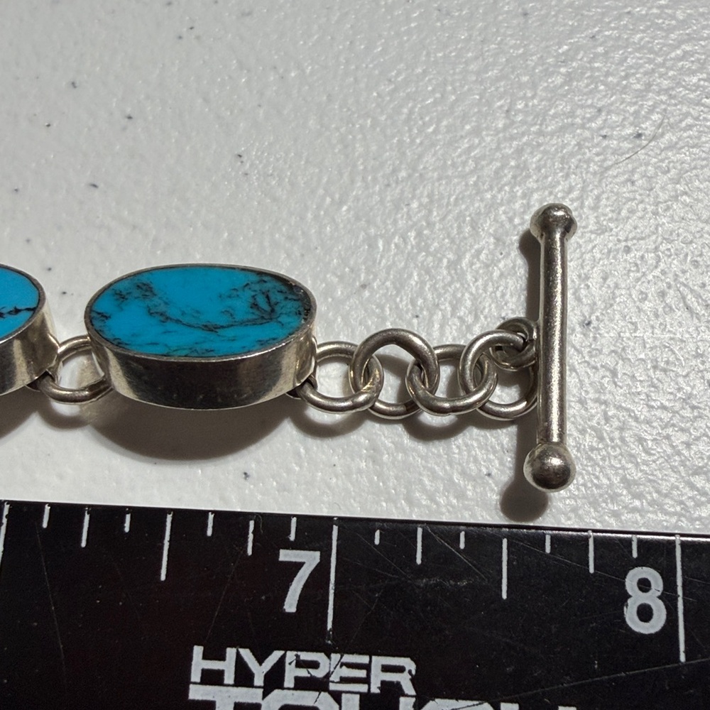 Taxco 925 Sterling Oval Turquoise Toggle Bracelet 7.5" (2) - Picture 4 of 8